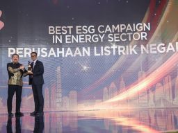 Dirut PLN Darmawan Prasodjo Kembali Dinobatkan Jadi CEO Of The Year