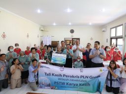 Sambut Natal, Perokris PLN Berbagi Kasih Kepada 6 Panti di Jabodetabek