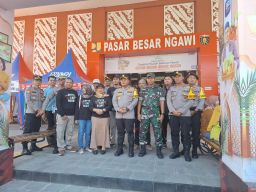 Jelang Lebaran, Dandim Ngawi Bersama Kapolres Memantau Harga Kebutuhan Bahan Pokok di Pasar Besar