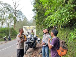 Kapolres Mojokerto Pantau Jalur Ekstrem Mojokerto - Batu di Operasi Ketupat Semeru 2024