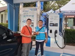 GM PLN Jabar Lakukan Inspeksi, Pastikan SPKLU Siap Layani Pemudik