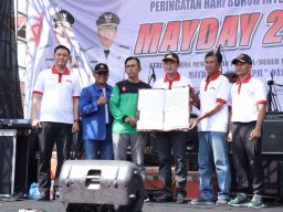 Hari Buruh Sedunia Forkopimda Lamongan bersama SPSI Gelar Deklarasi Damai 