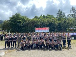 Sejumlah Polisi di Pegunungan Bintang Diganjar Pin Emas Kapolri hingga KPLB