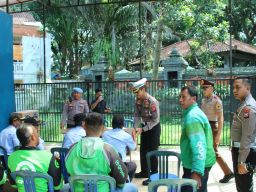 Tebar Kepedulian, Polresta Malang Kota Ajak Taruna Akpol Gelar Bansos untuk Driver Ojol dan Kamling Udara