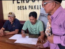 Kolaborasi Wujudkan Harkamtibmas Polresta Banyuwangi dan PT Bumisari Bagikan Tali Asih untuk Warga Pakel