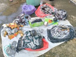 Polisi Berhasil Amankan Ratusan Bahan Peledak Jenis Mercon di Pasuruan