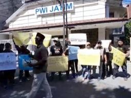 Kisruh di PWI Pusat, Puluhan Wartawan Jatim Tuntut KLB