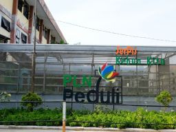 Sambut Nataru: PLN UIP JBTB Dukung Kelompok Tani Serpis Hidroponik UMKM Urban Farming di Surabaya.