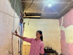 Kado HUT RI, PLN Salurkan Bantuan Pasang Listrik Gratis 2.821 Keluarga Prasejahtera di Seluruh Indonesia