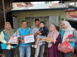 Terkoneksi dengan Hati, PLN Icon Plus Sigap Menyalurkan Bantuan Banjir Bandang di Medan