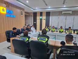 Perkuat Layanan Prima, Satuan Pengamanan PT Haleyora Powerindo Bekali PS4 di PLN UID JATIM