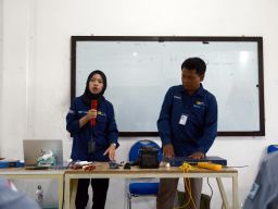 PLN Icon Plus Jatim Perkuat Kompetensi Generasi Muda melalui Pelatihan Fiber Optic dan Budaya Kerja Industri