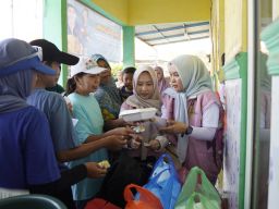Srikandi PLN Icon Plus Jatim Perkuat Kepedulian Sosial dan Gaya Hidup Sehat Warga Dusun Limbe Sidoarjo