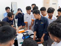 Perluas Wawasan dan Pengenalan Dunia Industri Telekomunikasi, SMK Pwayatan Daha 1 Kunjungi PLN Icon Plus Jatim