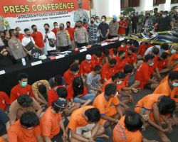 Polrestabes Surabaya Gulung Puluhan Pelaku Kriminal