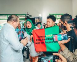 MK Layak Dibubarkan Bila Biarkan Oligarki Ekonomi Masuk Melalui Presidential Threshold