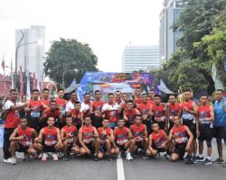 PRAJURIT RAKCA BUANA CAKTI BATALYON ARHANUD 2 MARINIR IKUT MERIAHKAN JATIM RUN TAHUN 2022