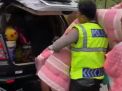 Polres Lumajang Terjunkan Personel Bantu Evakuasi Korban Bencana Banjir Lahar Dingin Gunung Semeru