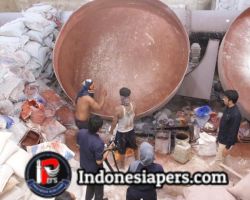 Polda Jatim Olah TKP Gudang Repacking Pupuk Subsidi Menjadi Non Subsidi