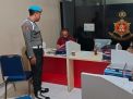 Propam Polres Tabanan Lakukan Pengawasan Terhadap Jaga Ruang Tahanan Dan Piket Fungsi