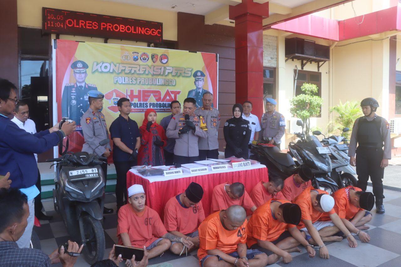 Polres Probolinggo Berhasil Ungkap Dua Kasus Curas, 4 Tersangka Diamankan