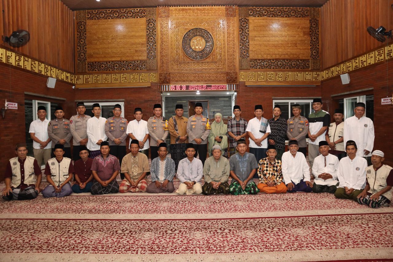 Safari Sholat Subuh di Masjid Al Khalid, Kapolres Kediri Kota Sampaikan Pesan Kamtibmas