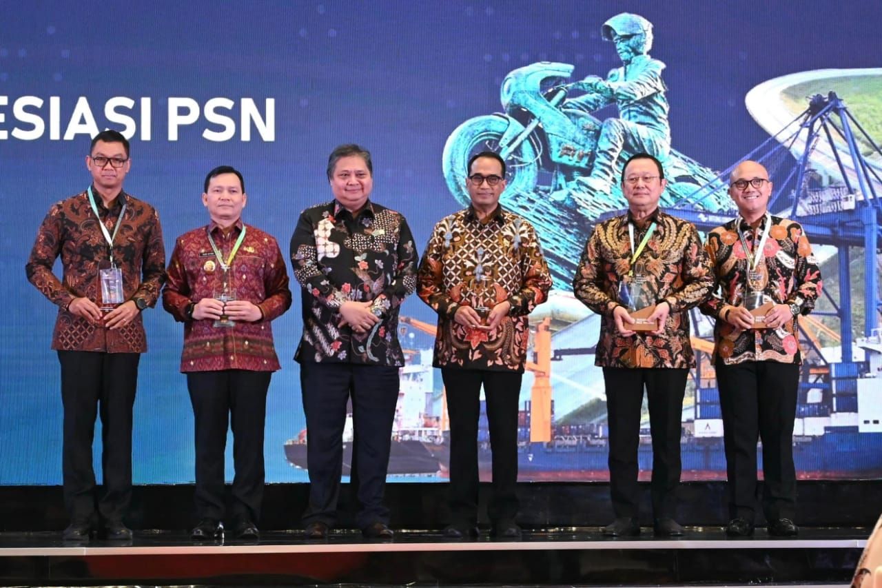 Rampungkan PSN Infrastruktur Kelistrikan, PLN Terima Penghargaan dari Kemenko Perekonomian