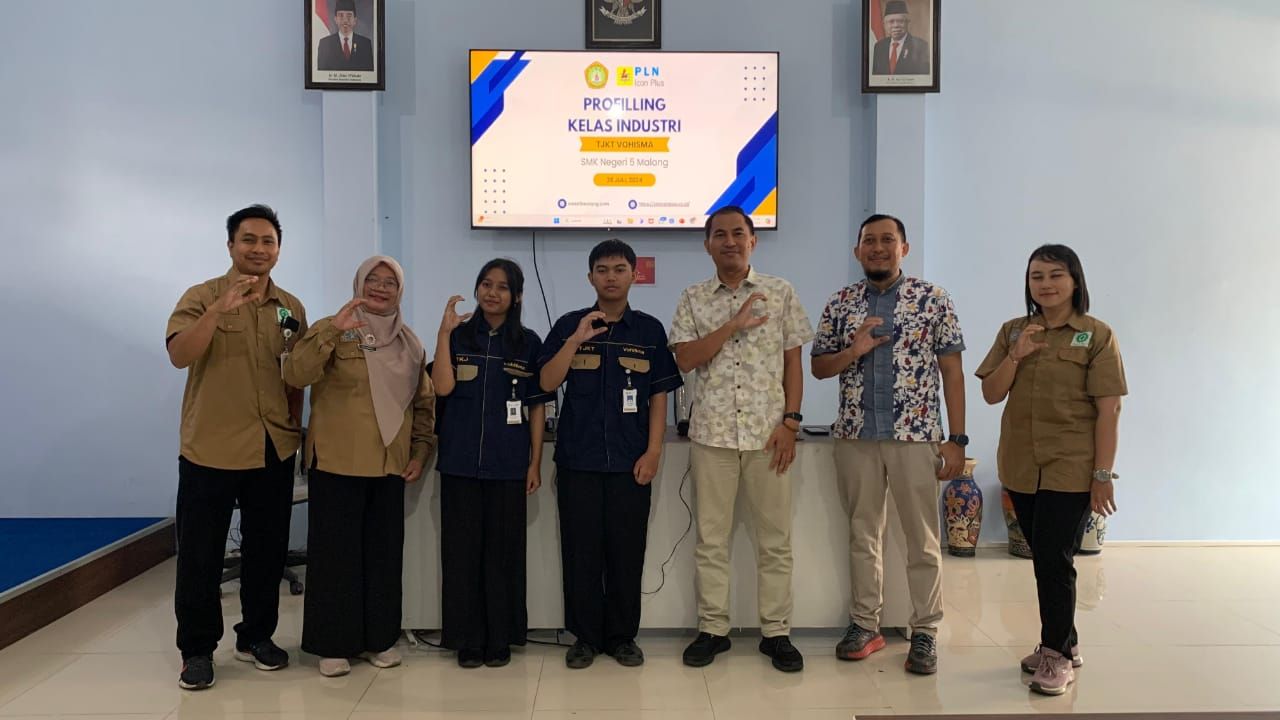 PLN Icon Plus Bekali Siswa SMKN 5 Malang Dengan Wawasan Industri