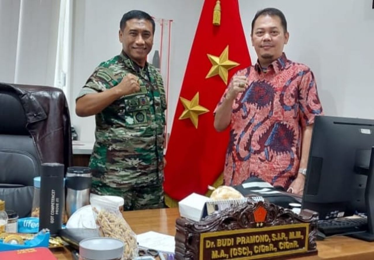 Mayjen TNI Assc., Prof., DR. Budi Pramono, Alumny APCSS, Hawai- Honolulu Raih Rekor MURI
