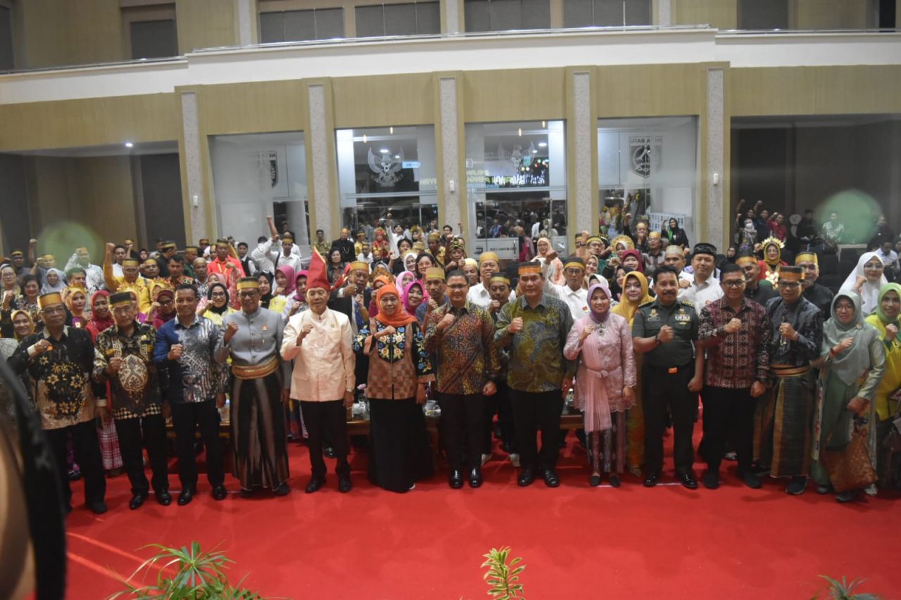 Bambang Haryo Resmi Jadi Warga Kehormatan Kerukunan Keluarga Sulawesi Selatan Jatim