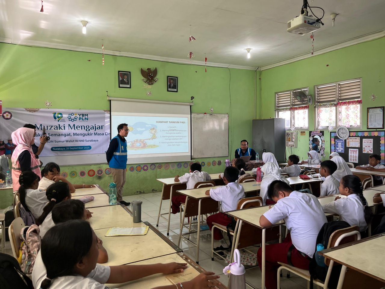 YBM PLN UIP JBTB di Milad ke-19 Gelar Muzaki Mengajar Antusiasme 84 Siswa SDN Sumur Welut Surabaya