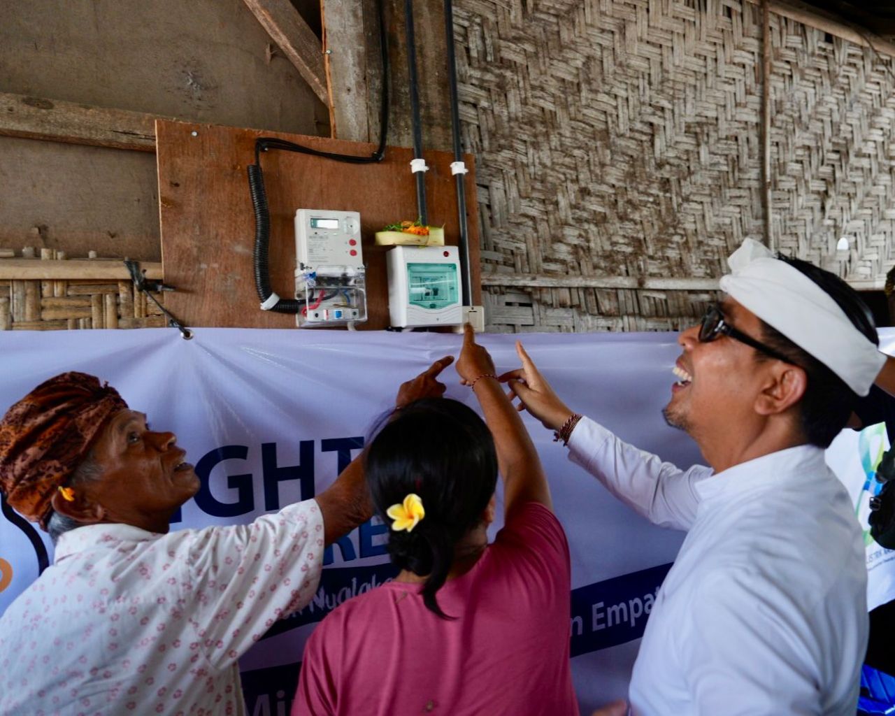 Dalam Semangat Hari Pahlawan, PLN Wujudkan Kepedulian dengan Sambung Gratis Listrik Rumah Warga Pra Sejahtera di Bali