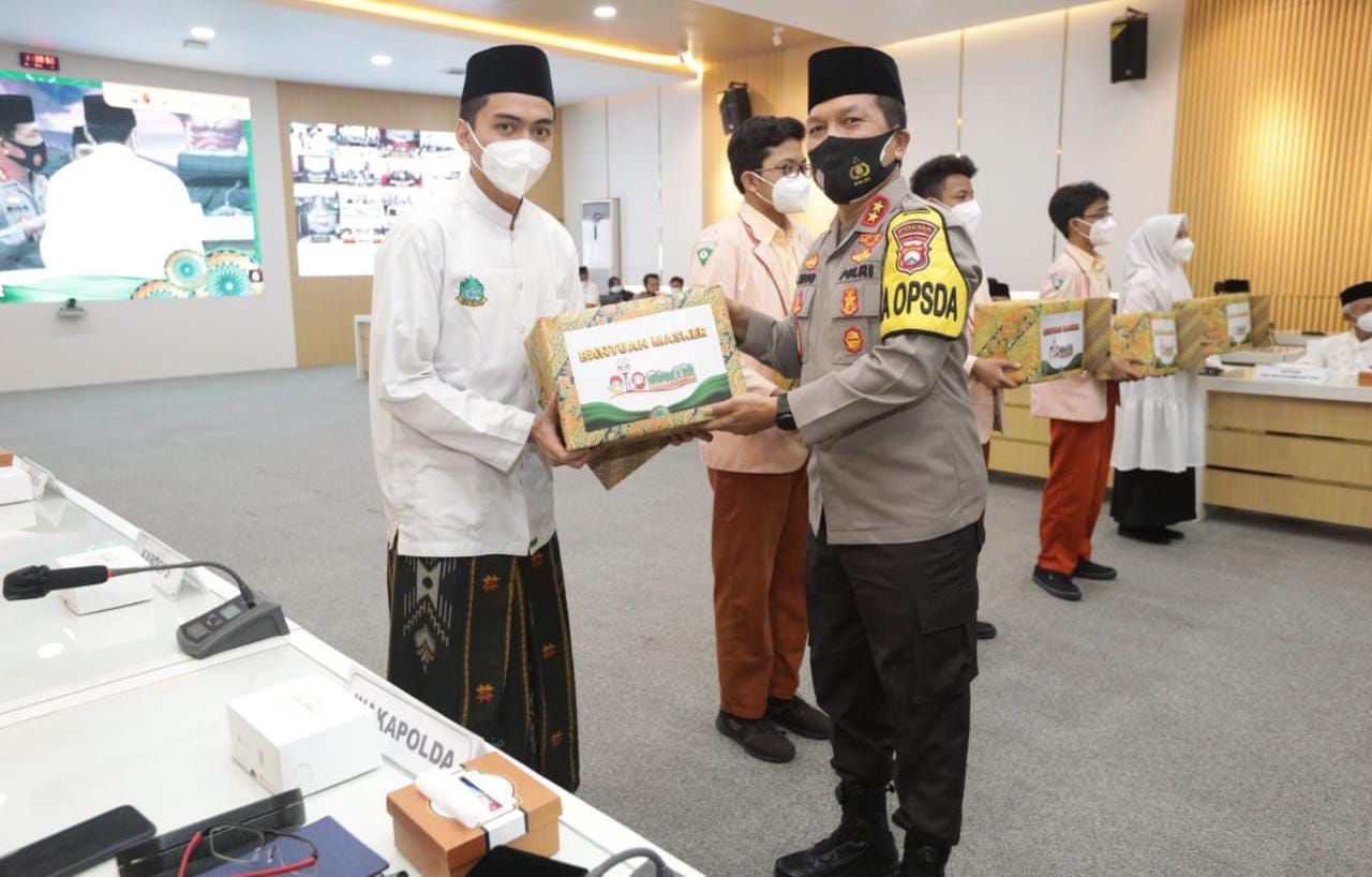 Wujudkan Jatim Bebas Covid-19, Dan Gerakan Santri Bermasker
