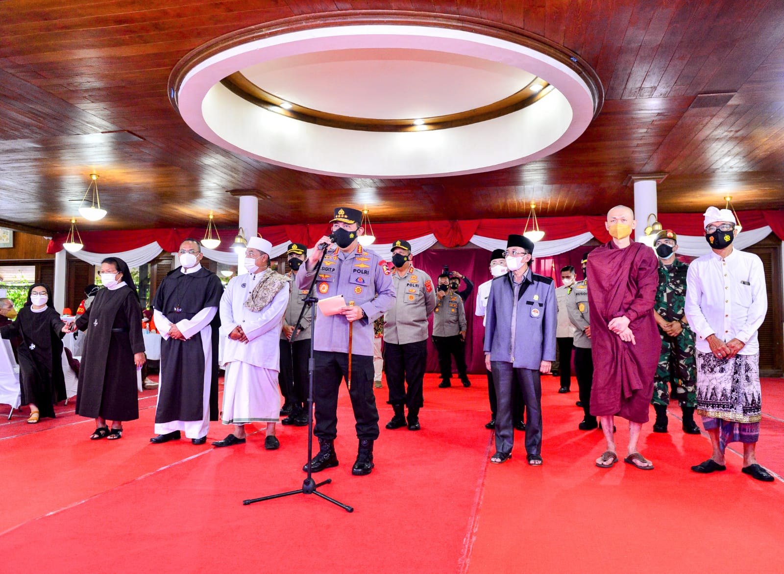 kapolri minta vaksinasi booster untuk lansia dimaksimalkan