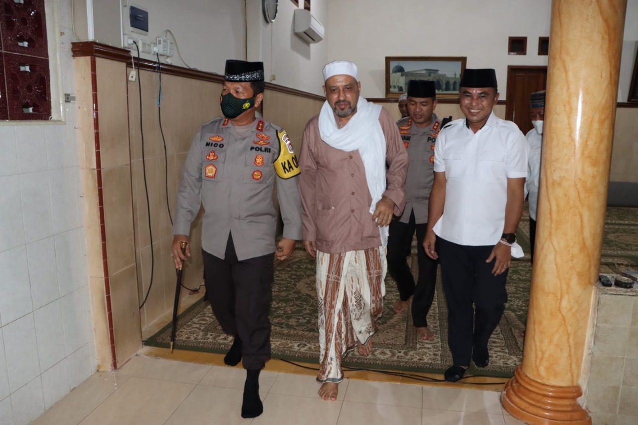 Jaga Kebhinekaan, Kapolda Jatim Silaturahmi dengan Tokoh Agama di Ponpes Suniyyah Salafiyah Pasuruan