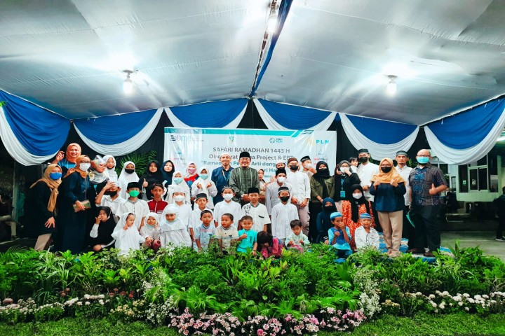 Warnai Penghujung Bulan Ramadhan, PLN Berbagi dengan Kaum Duafa dan Anak Yatim
