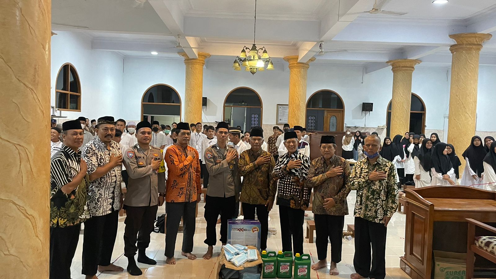 Satbinmas Polresta Banyuwangi Ajak Santri Tangkal Paham Radikalisme dan Terorisme