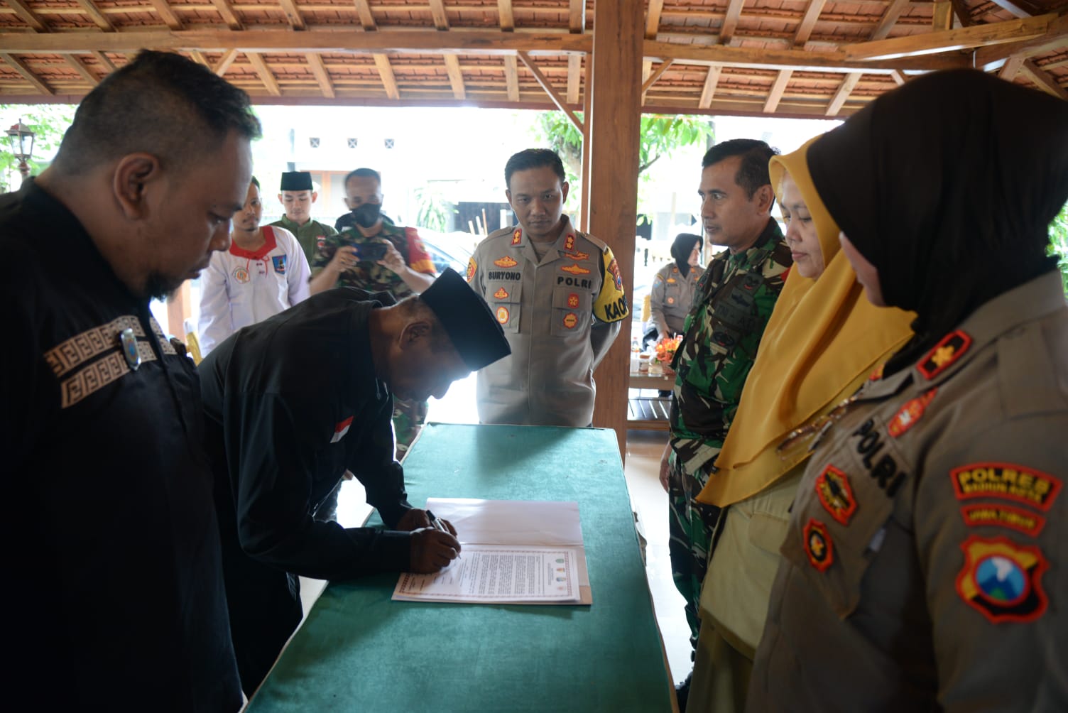 Wujudkan Madiun Kondusif Paguyuban Pencak Silat Bersama Polres Madiun Kota Tandatangani Pakta Integritas