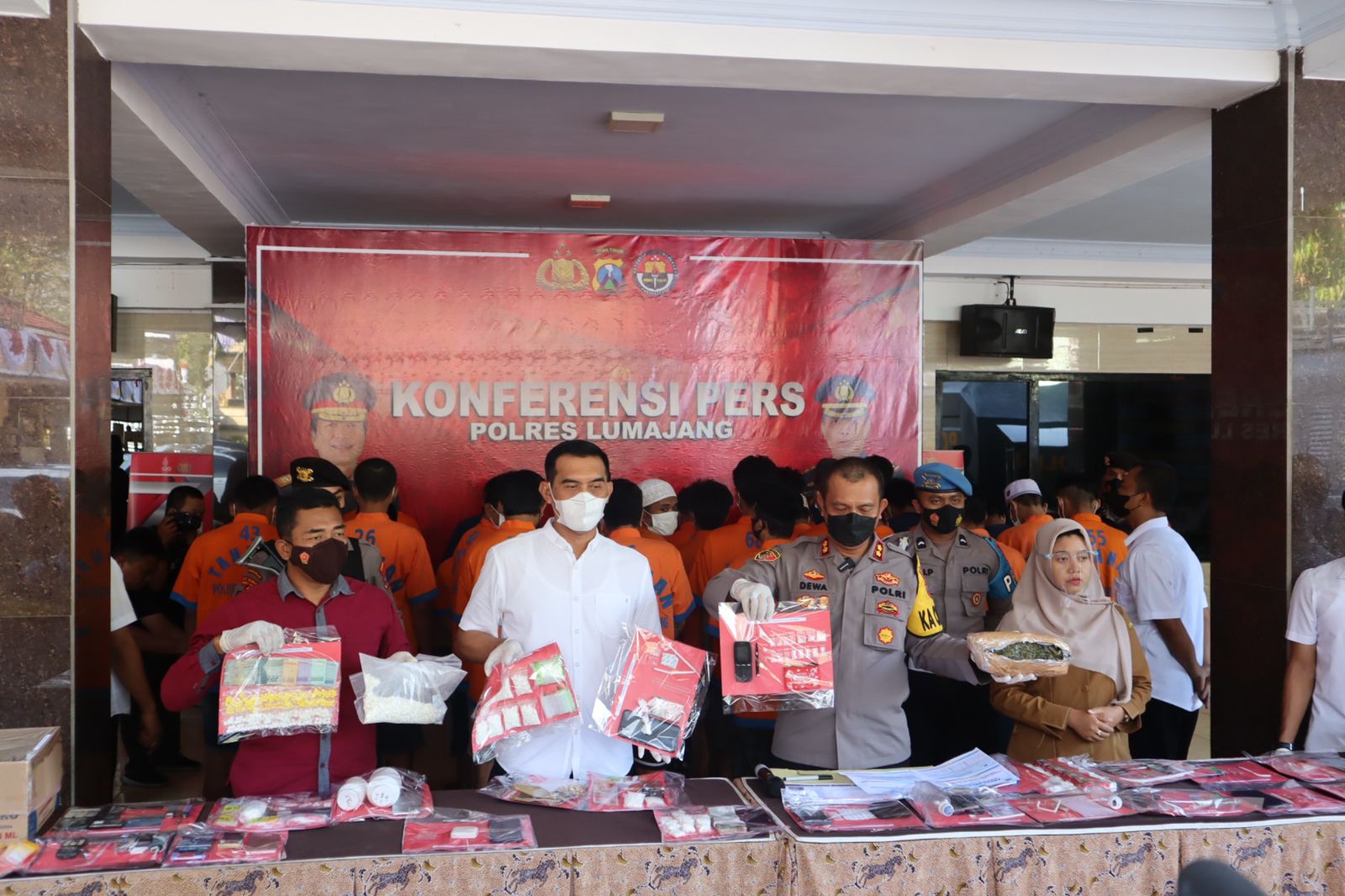 Polres Lumajang Berhasil Amankan 33 Tersangka Pengedar dan Pengguna Aktif Okerbaya