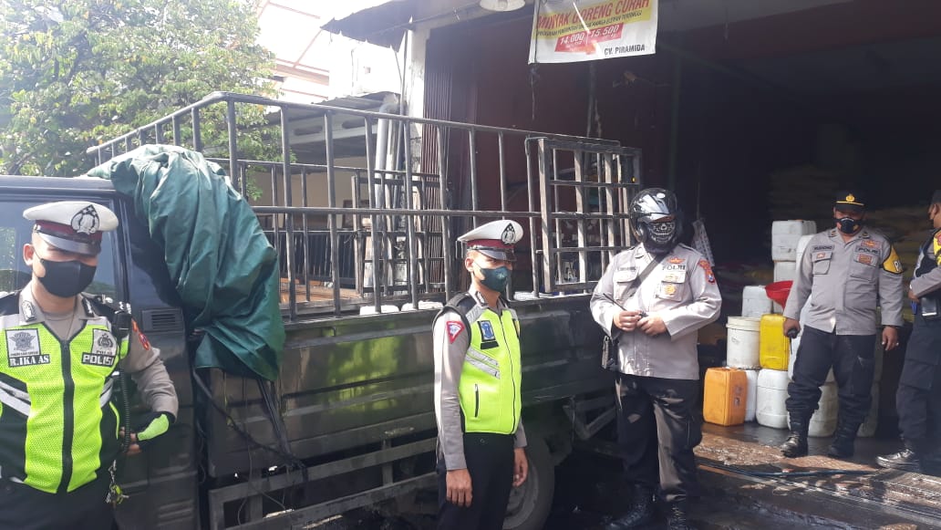 Polsek Gubeng Pantau Monitoring Ketersediaan Minyak Goreng Curang di Wilayahnya
