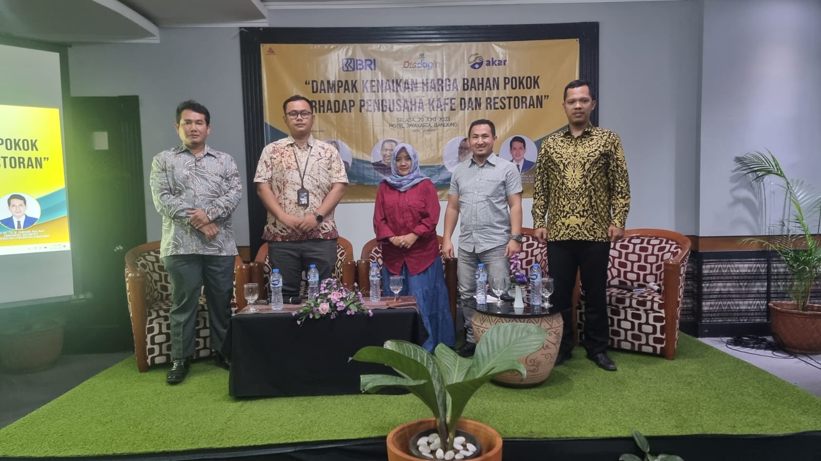 Pengusaha Kafe dan Restoran Minta Pemerintah Stabilkan Harga Telur dan Cabai