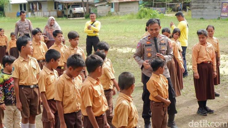 Sentuhan Polisi Mengabdi, Harapan Indah Bagi Warga Muara Andeh Kaltim