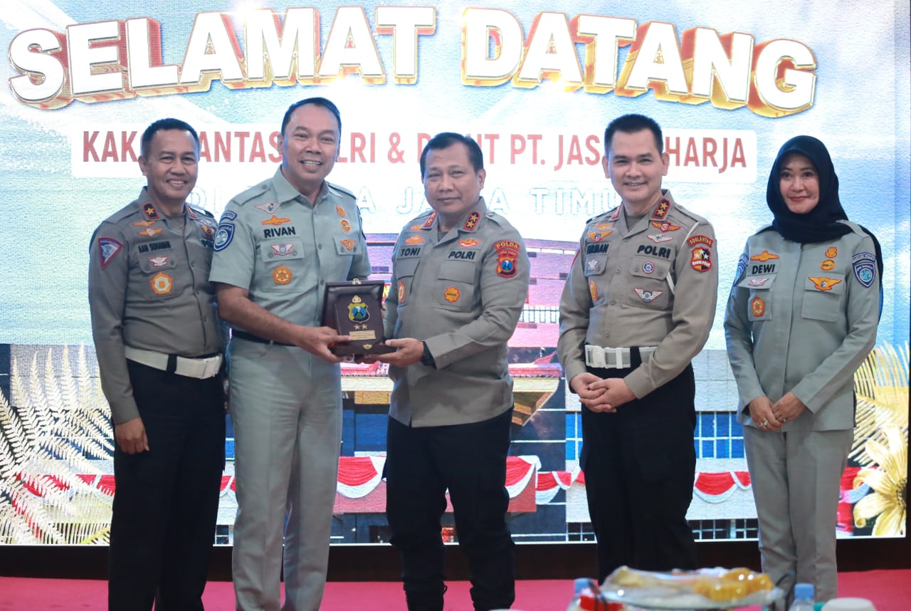 Kapolda Jatim Menerima Kunjungan Kakorlantas Polri dan Jasa Raharja Bahas Tentang Pelayanan Samsat