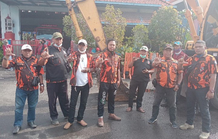 Sinergitas Pemuda Pancasila Bersama Pemkot Surabaya Bantu Kelancaran Relokasi Pasar Turi